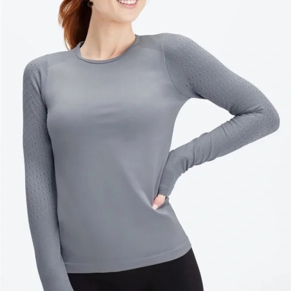 Sync Seamless Long-Sleeve Top - Size Small